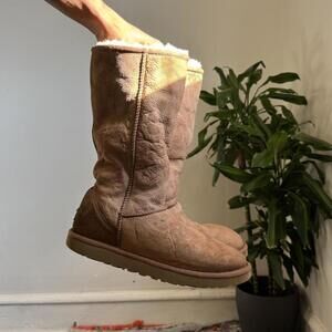 UGG Australia Classic Tall boots in chestnut suede size 8